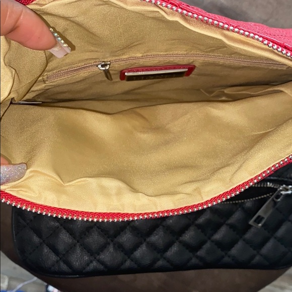 2 clutches - Picture 2 of 4